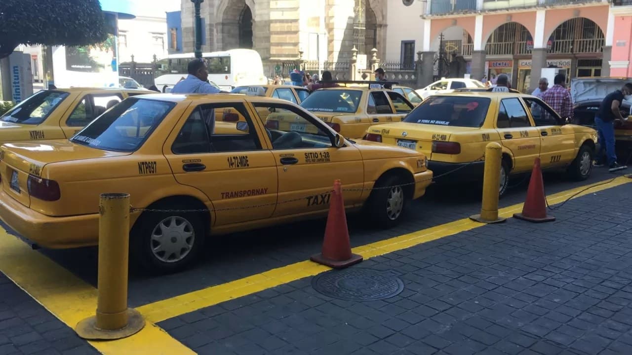 \"A la gente ya le agarró el miedo\": Taxis registran bajas ventas