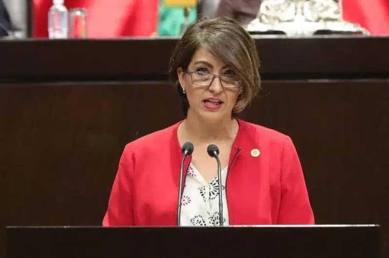 Acusan al Gobierno Federal de violar la ley por fotografiar a vacunados