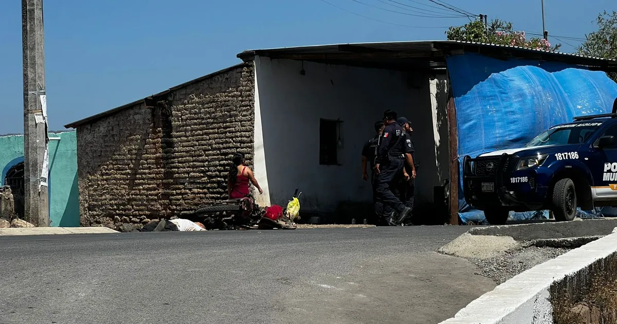 Asesinan a motociclista en Trapichillo; huyen agresores en camioneta blanca