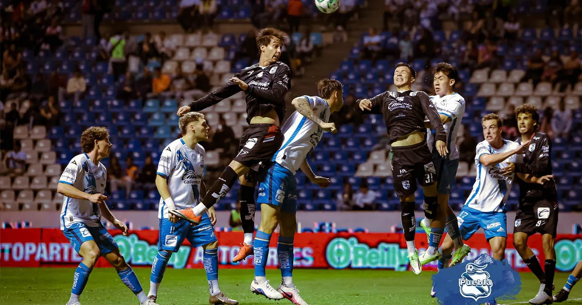 Querétaro aprovechó la expulsión de Garnica y doblegó 2-1 a Puebla en el Clausura