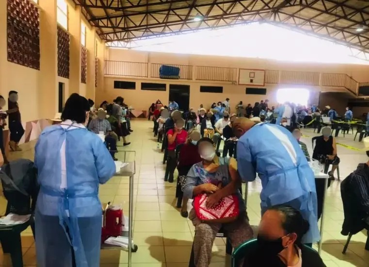 Muere mujer a los pocos minutos de recibir vacuna antiCOVID en Hidalgo