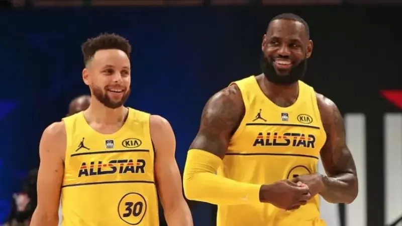Bombazo a la vista: ¿LeBron y Curry, juntos en L.A?