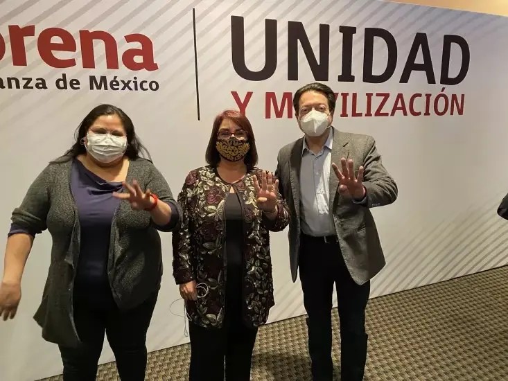 La cruz de MORENA; La senadora Antares Vázquez, sólo ve pedazos del partido