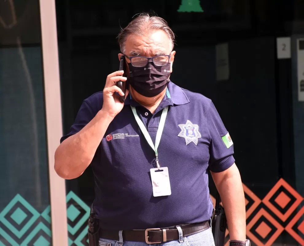 Si Policías quieren, pueden comer en restaurantes: Jorge Benito