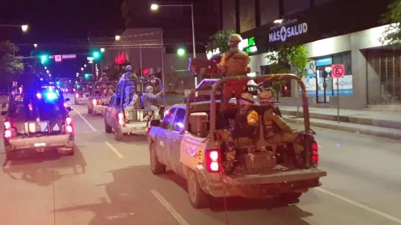 Detienen a 10 personas en operativo de Culiacán