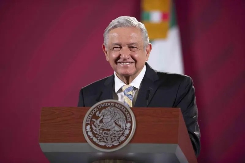 Encuesta. Popularidad de AMLO baja al 45% y rechazo sube a 47%