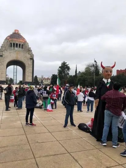 Integrantes de FRENAAA harán plantón en el zócalo para pedir la renuncia de AMLO