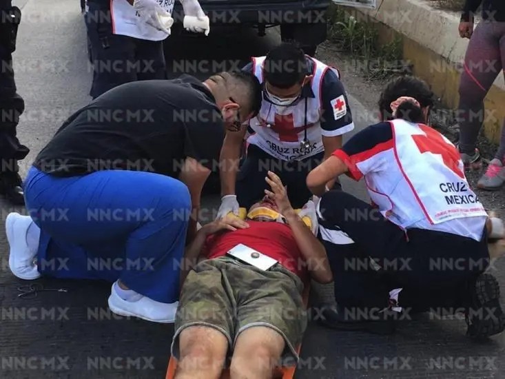 Tepic. Ciclista termina en el hospital tras accidente por alcantarilla dañada