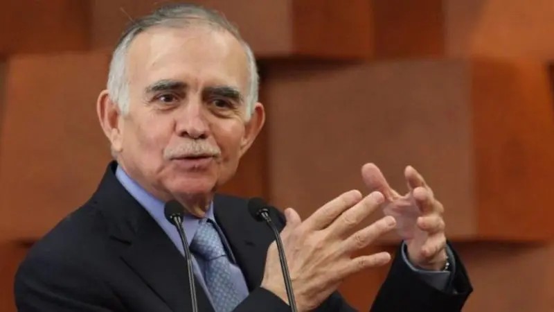 Inversión privada es \"la única esperanza para crecer\", asegura Alfonso Romo