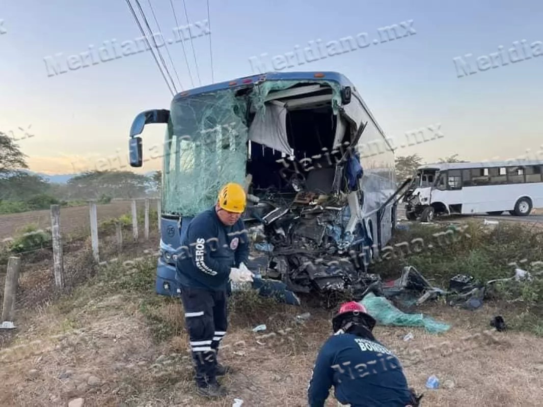 Autobusazo deja un muerto y 5 heridos