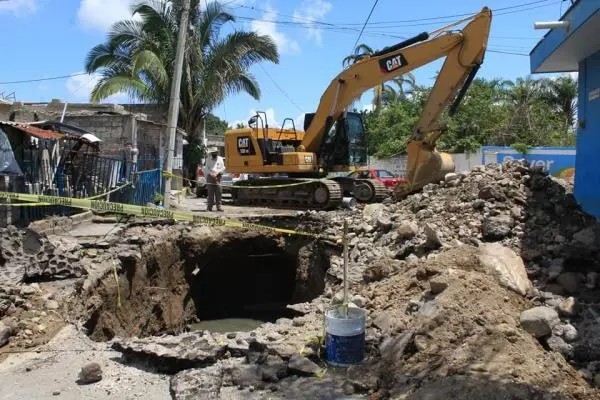 Tepic. Da Ayuntamiento respuesta inmediata al socavón del Camino Viejo a Jauja