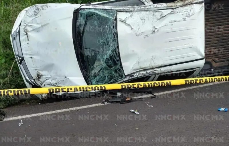 Jalisco. Presuntos sicarios terminan volcados durante persecución