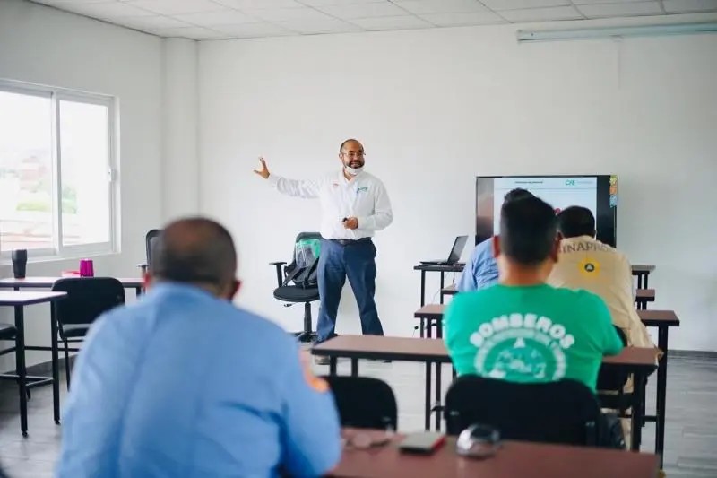 Elementos de protección ciudadana y bomberos