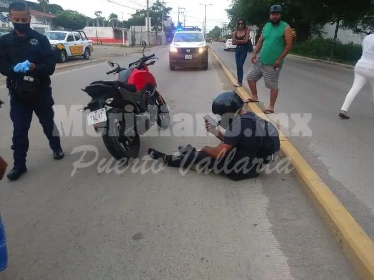 Se embarró motociclista contra camioneta en \"las juntas\"