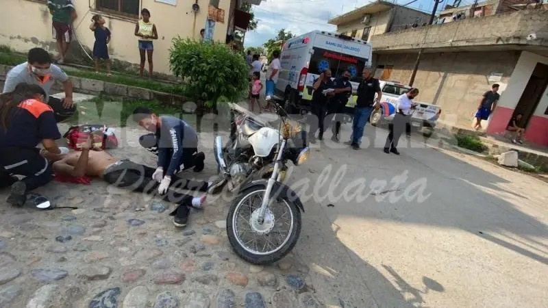 ¡brutal choque  de motociclista!