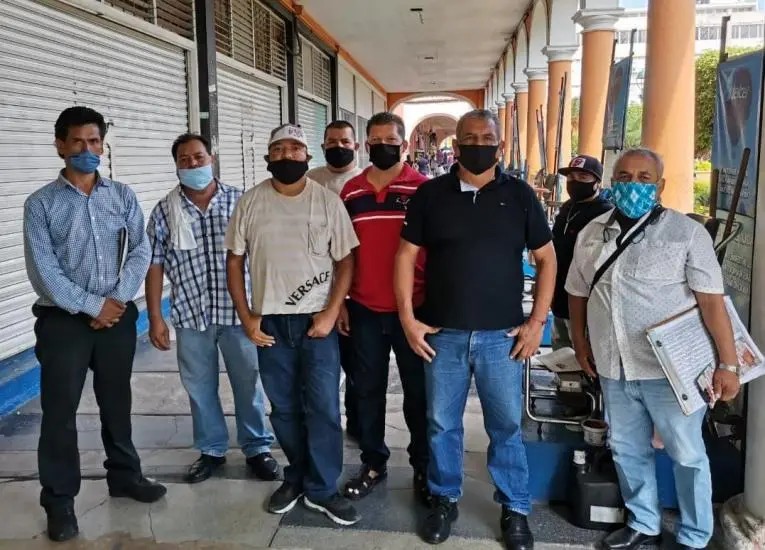 Tepic. Boleros piden apoyo de despensas y financiamiento