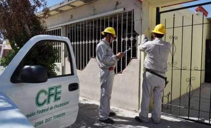 Piden a trabajadores de CFE aportaciones \"no voluntarias\" contra el COVID