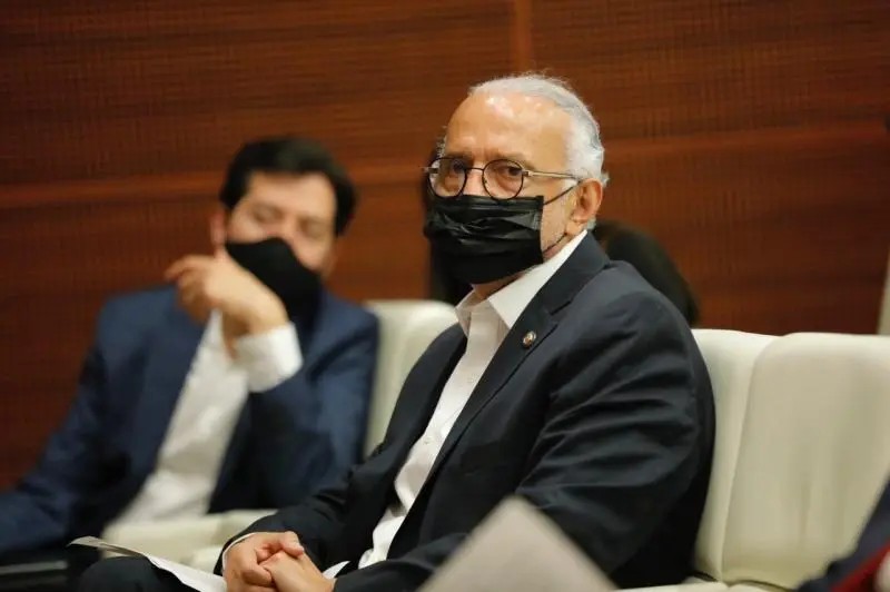 Confirma Miguel Ángel Navarro Quintero que padece COVID-19