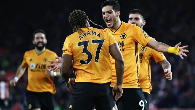 Wolves preferiría vender a Adama Traoré que a Raúl Jiménez