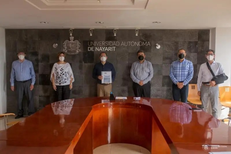 Entregan propuesta para la Reforma Normativa de la UAN