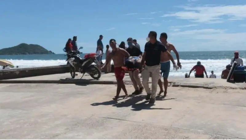 Mazatlán. Estuvo a punto de ahogarse en playa Cerritos