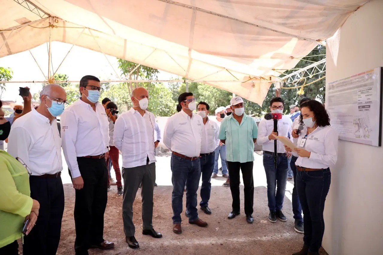 Antonio Ferrer titular del INSABI supervisa obras del nuevo hospital en Tuxpan