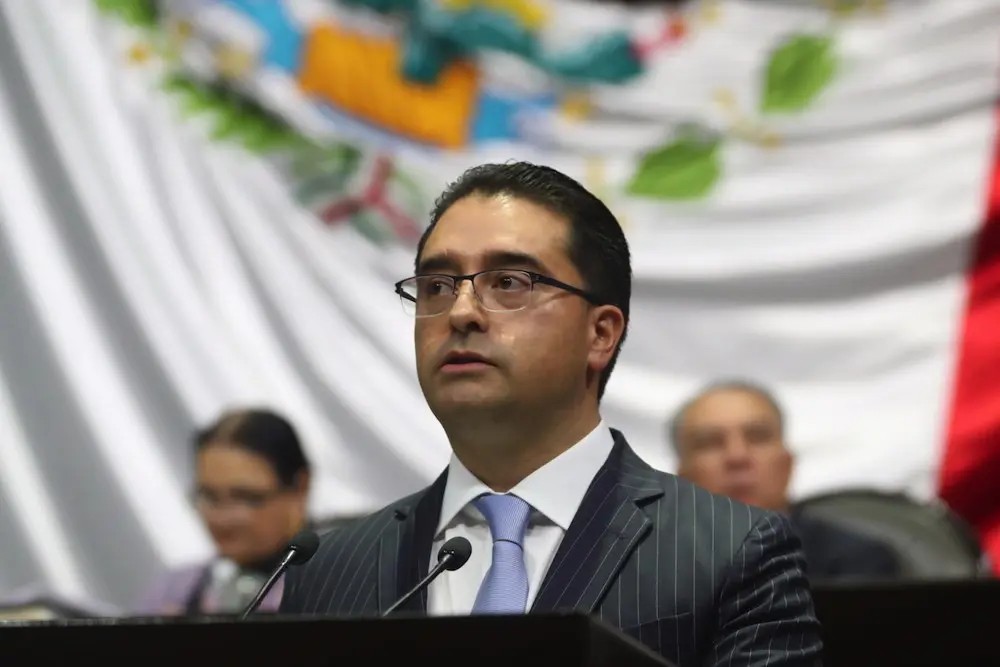 INE. Piden expulsar a John Ackerman del Comité Técnico de Evaluación de candidatos