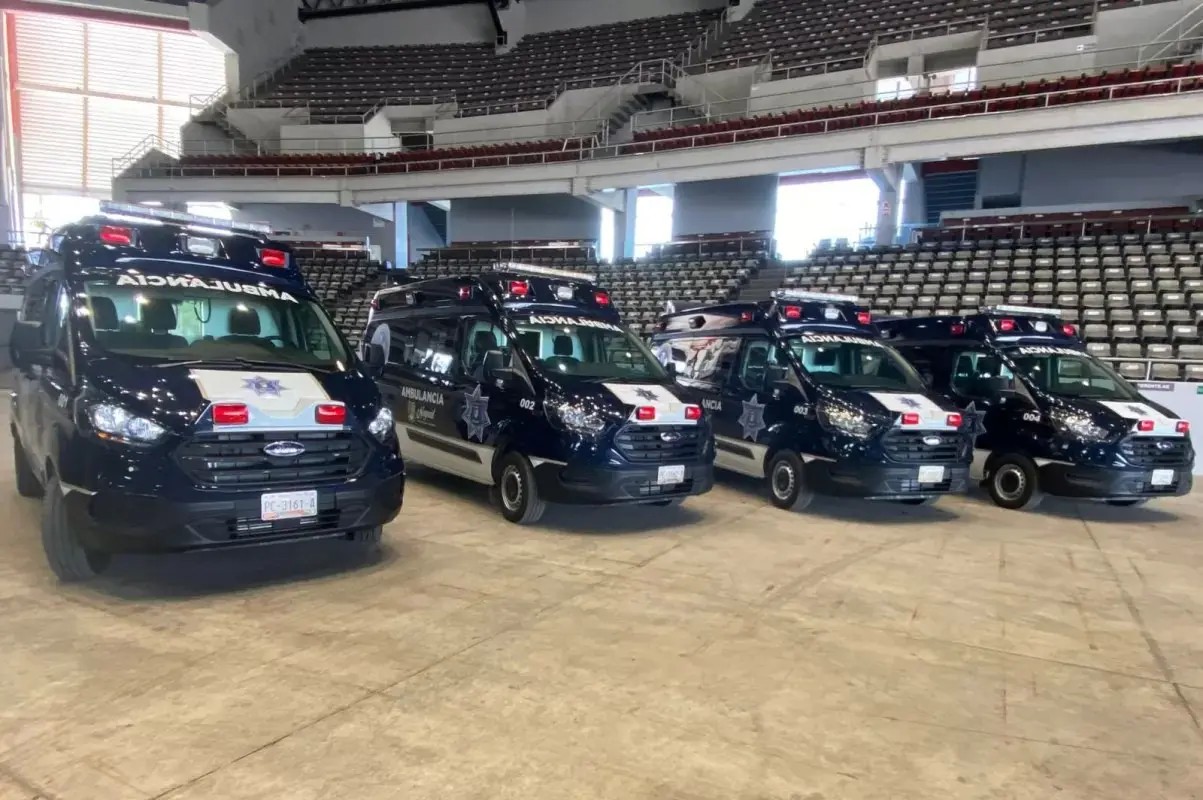 Entrega Navarro Quintero 4 ambulancias a Protección Civil