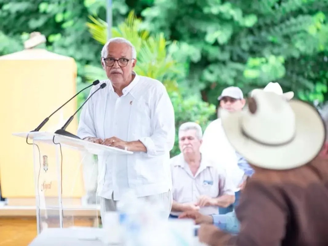 Escucha Navarro Quintero las demandas de Tecuala