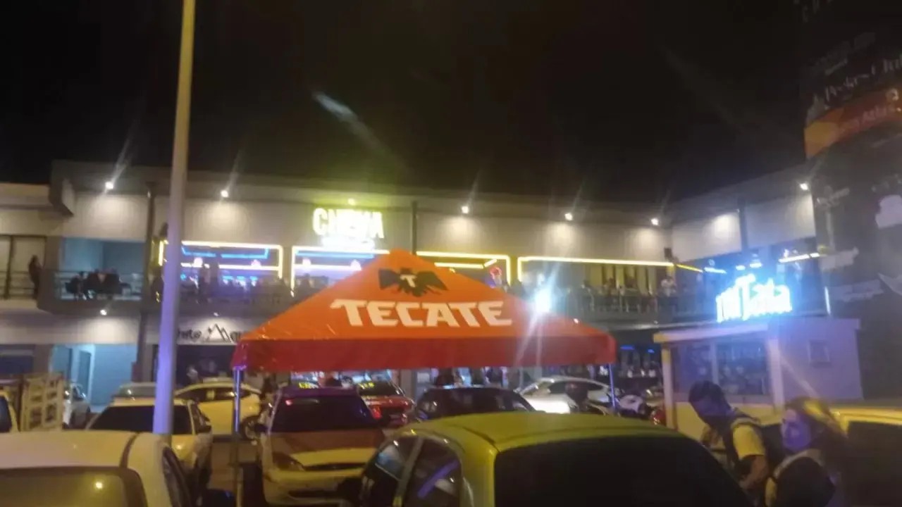 Clausuran bar por tener menores de edad