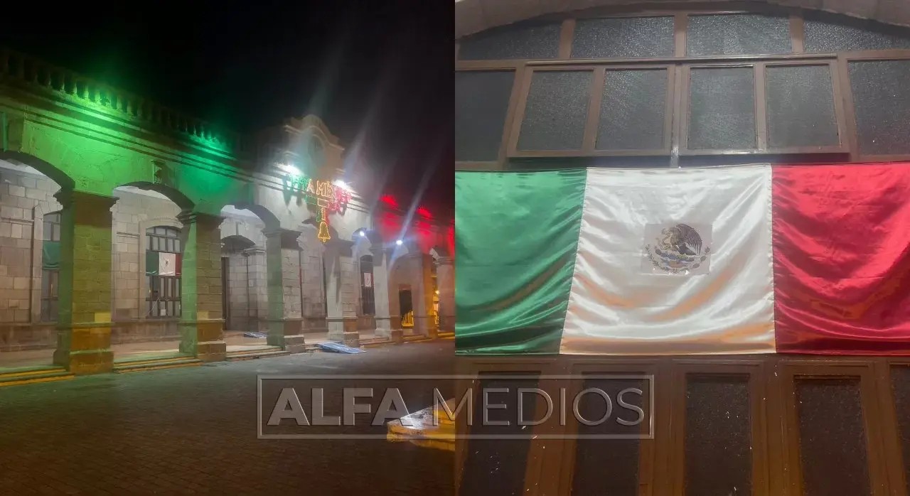 Coloca ayuntamiento de Tepic calcomanía a la bandera de México