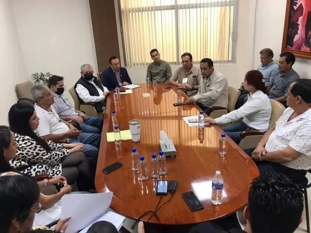 Comerciantes del centro de Tepic se oponen al estacionamiento subterráneo