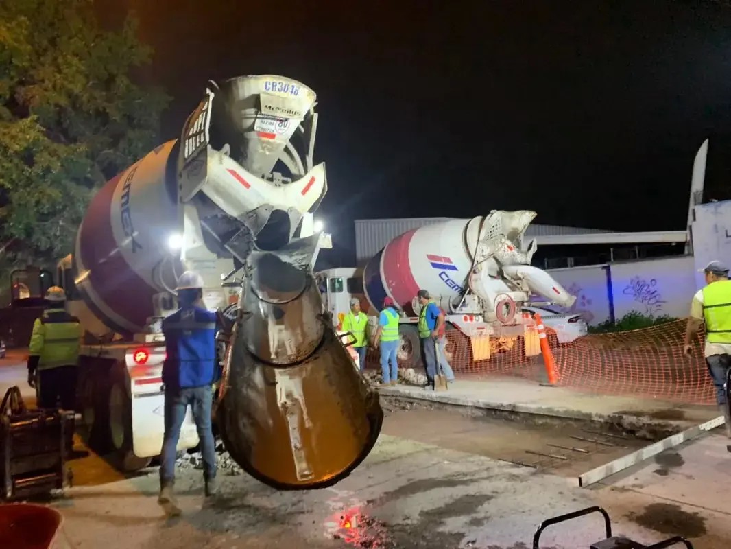 Se trabaja doble turno para transformar la av Insurgentes
