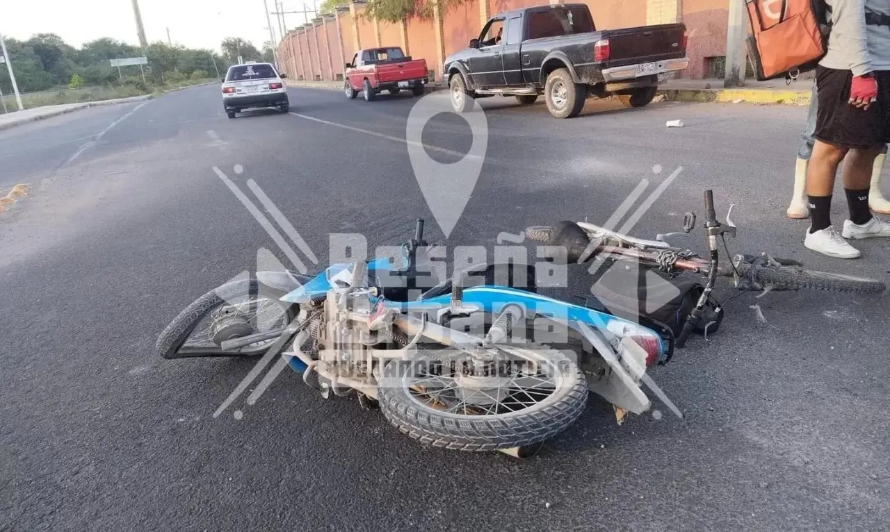 Fuerte accidente deja herida de gravedad a mujer motociclista.
