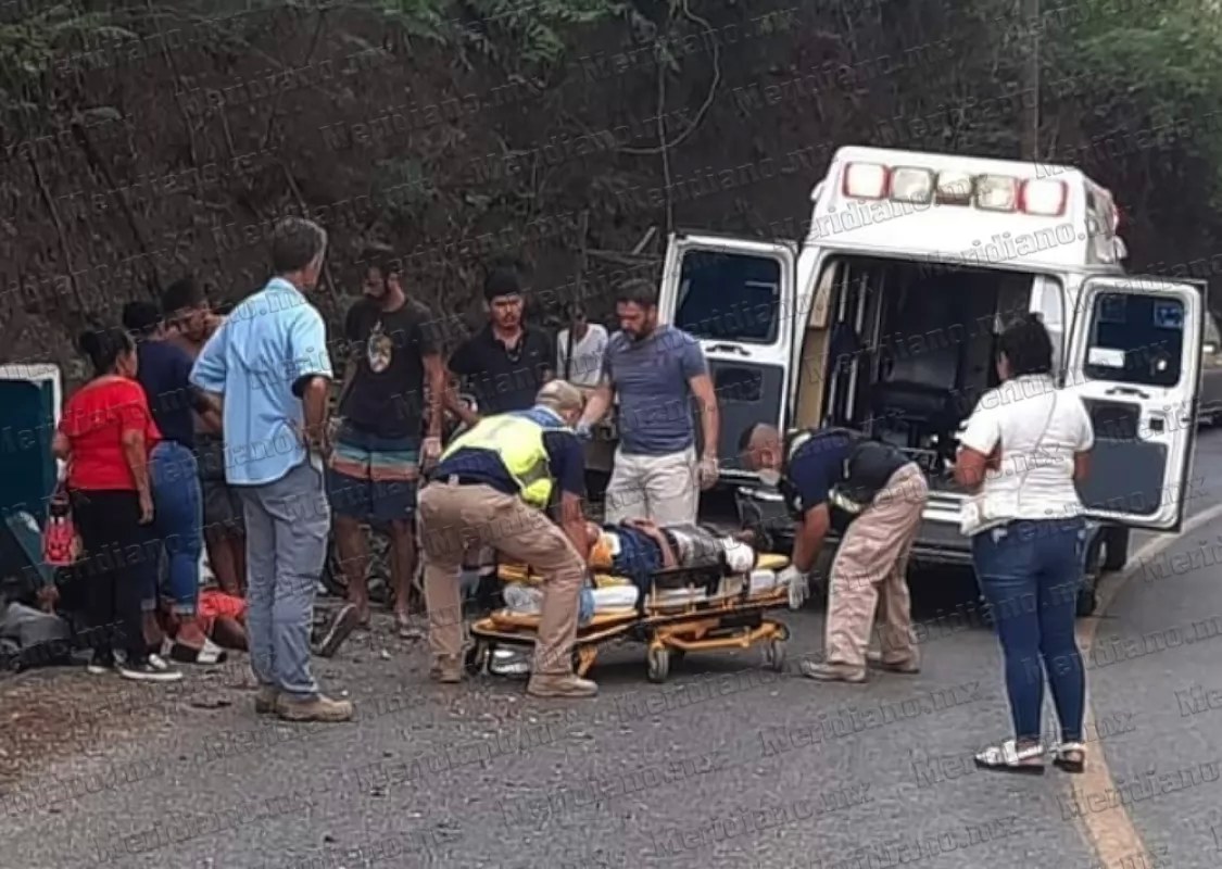 ¡jovencitos lesionados en carretera a sayulita!