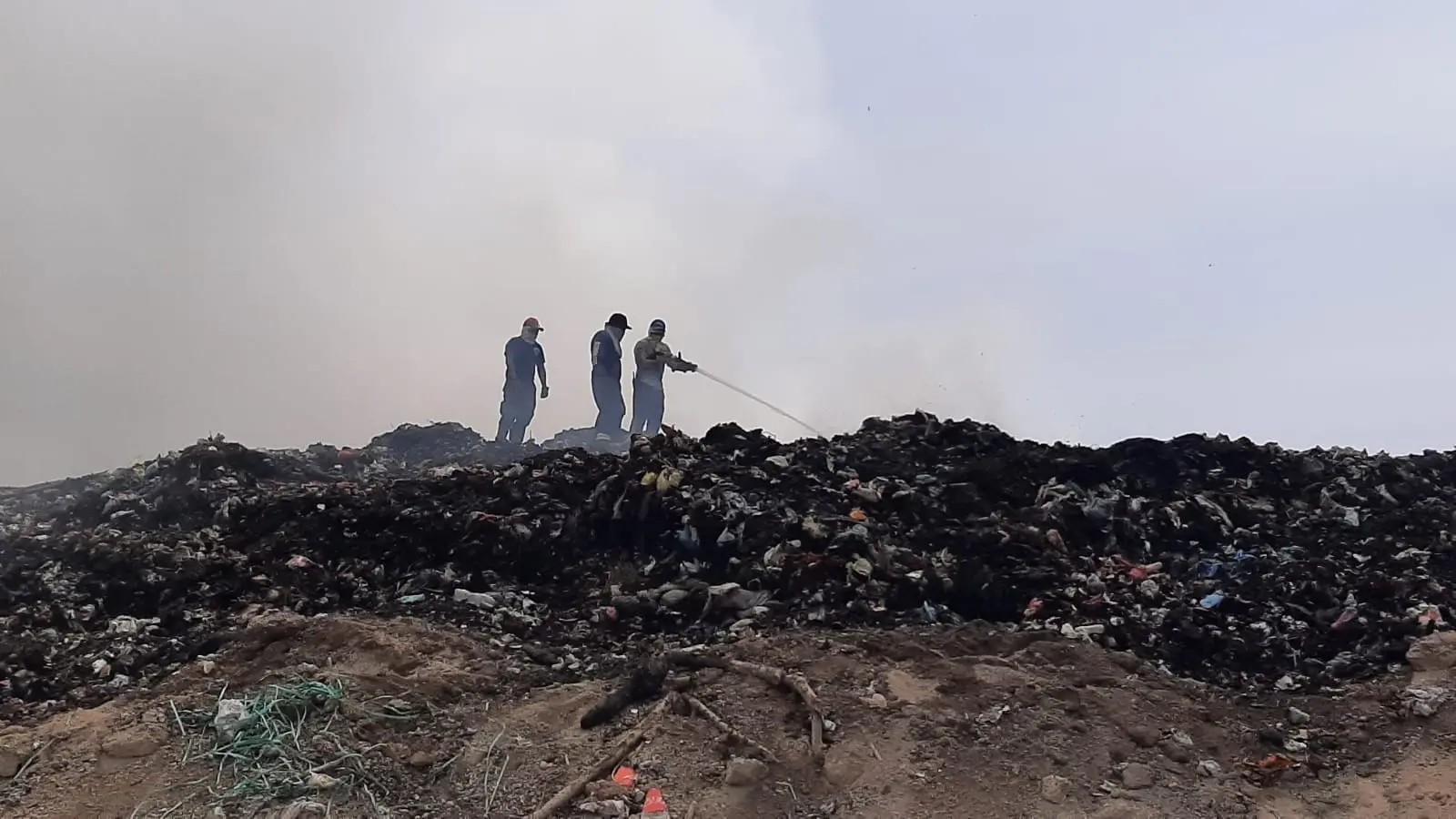 Sofocan incendio en relleno sanitario de Xalisco