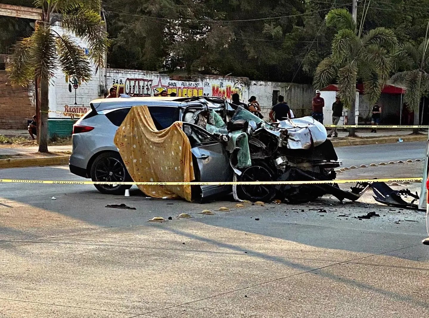 Fallecen dos jóvenes en accidente vial en las Varas