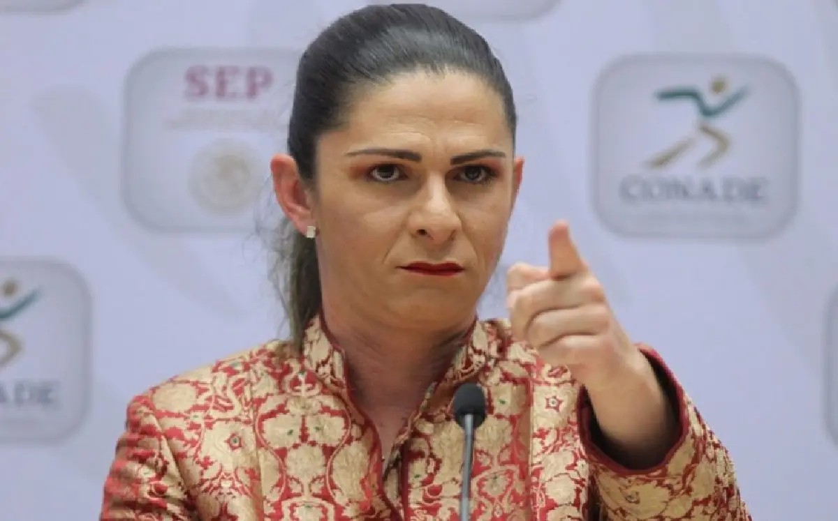 Legisladores llaman a comparecer a Ana Guevara