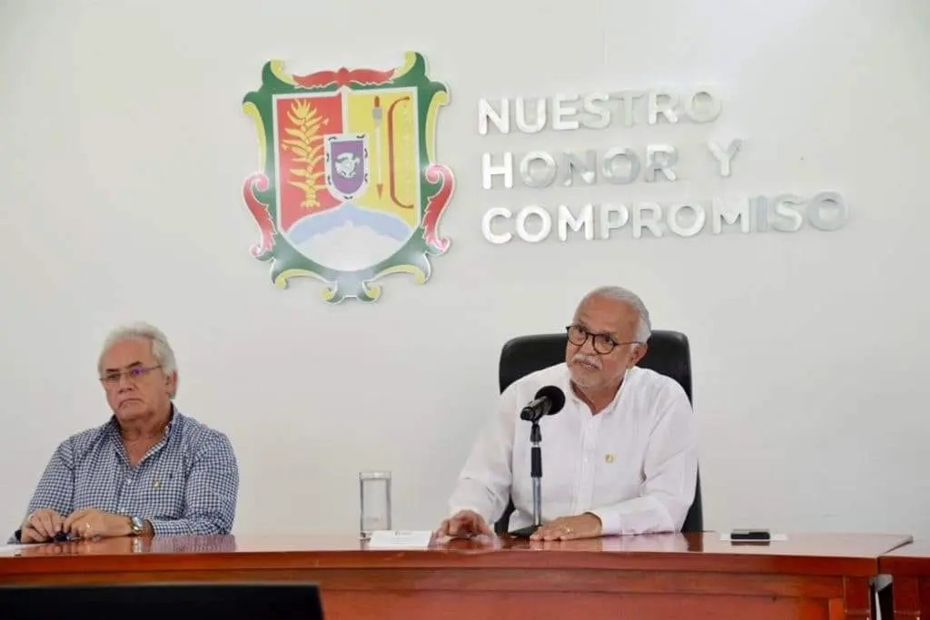 Evalúa gobernador adelantar el fin del ciclo escolar tras la ola de calor