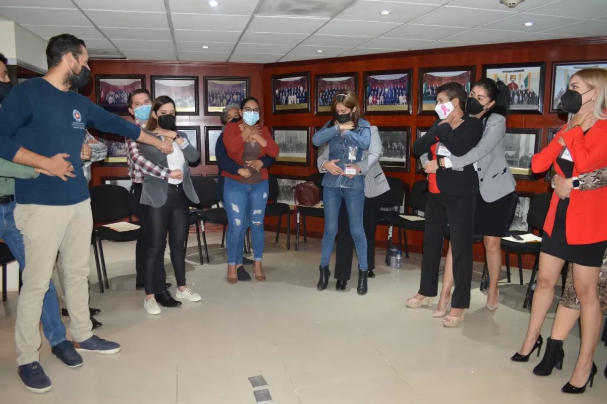 Capacitan en primeros auxilios a personal del Congreso de Nayarit