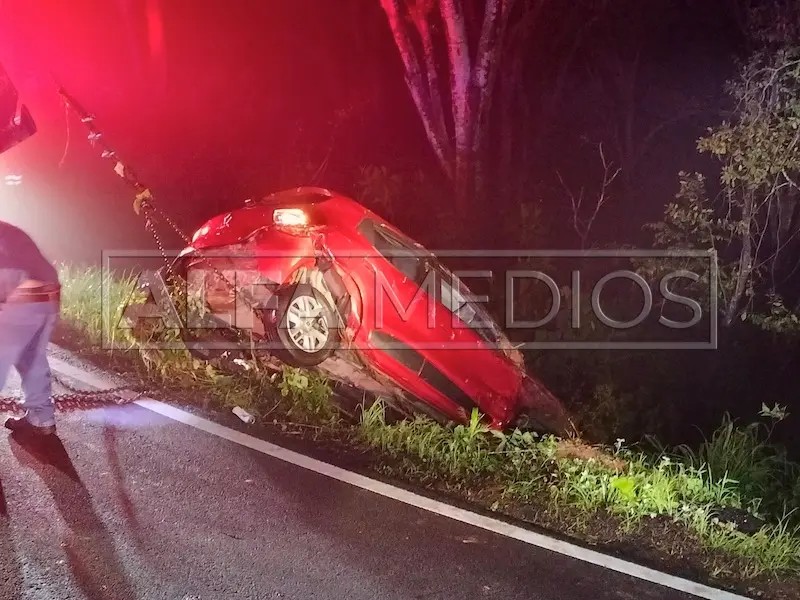 Accidente en el kilómetro 22 de la carretera federal 200 Tepic-Puerto Vallarta