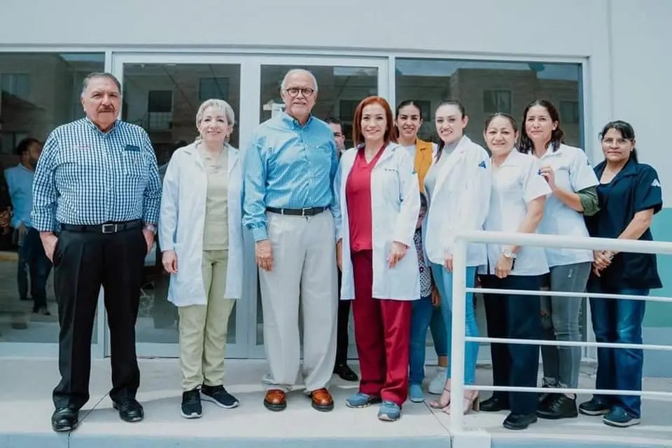 Supervisa gobernador la rehabilitación del centro de salud en Xalisco