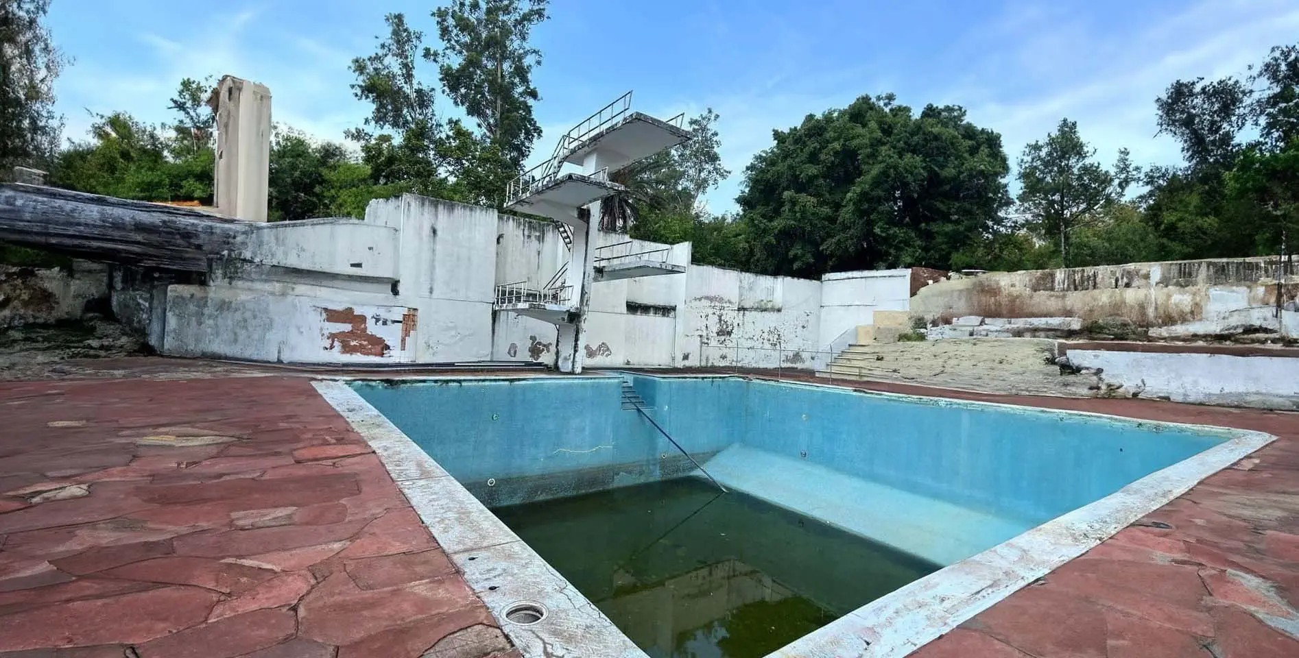 Alberca olímpica de Tepic se encuentra en estado deplorable: Activista insta a la acción
