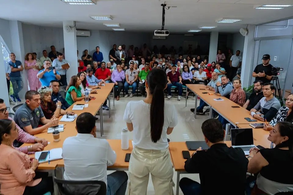 Agradece Geraldine Ponce el esfuerzo de los trabajadores del ayuntamiento