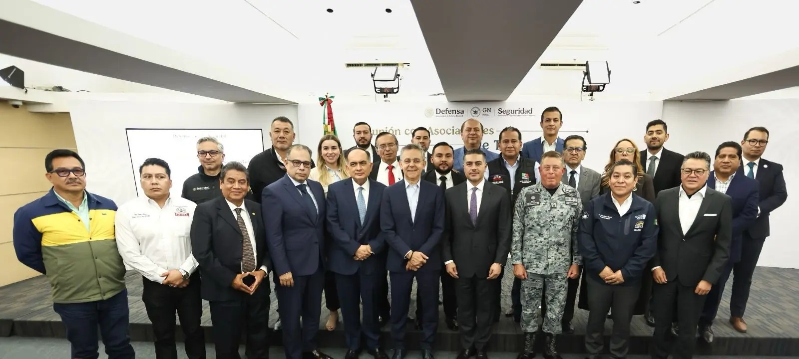 Fortalece gabinete de seguridad la cooperación con cámaras y asociaciones del autotransporte