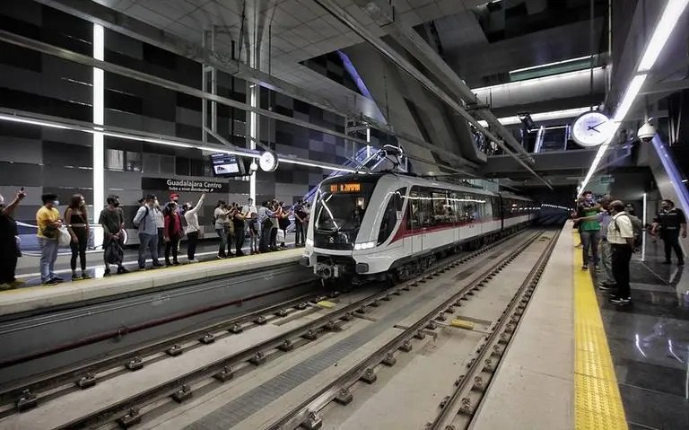 Analizan ruta y avances del Tren de Pasajeros México-Guadalajara