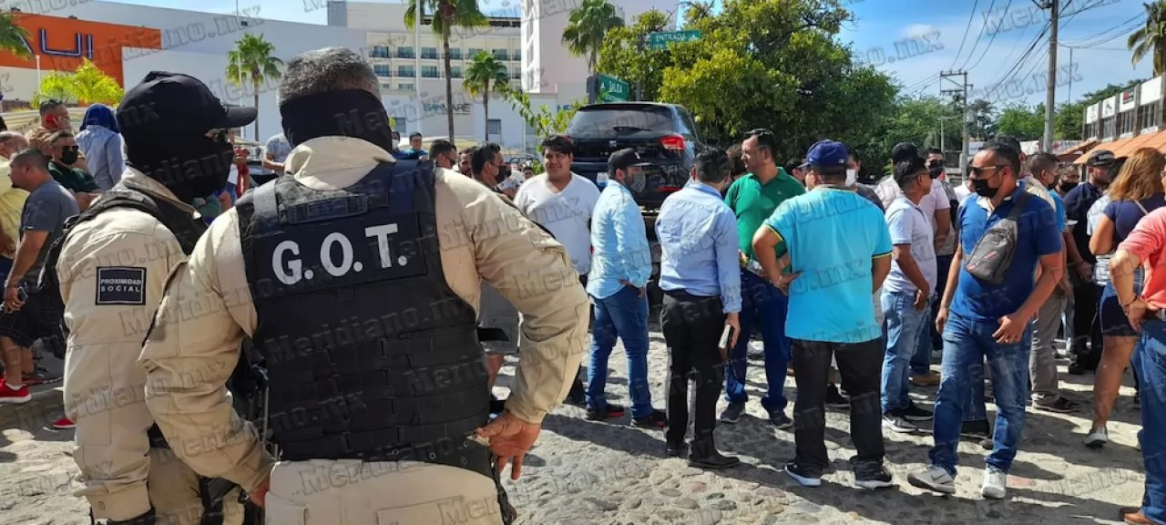 ¡sigue la cacería de los indriver en vallarta!