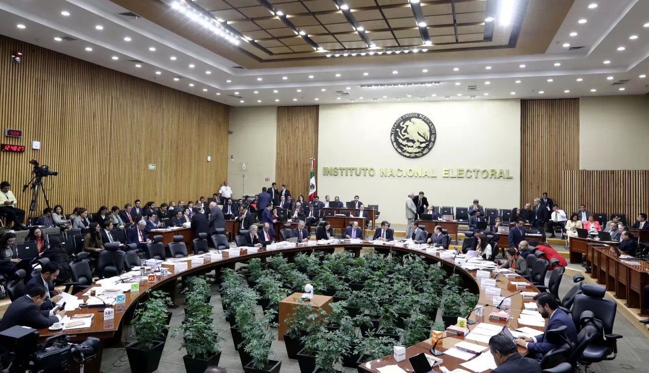 Cambia INE fecha para consulta de Revocación de Mandato