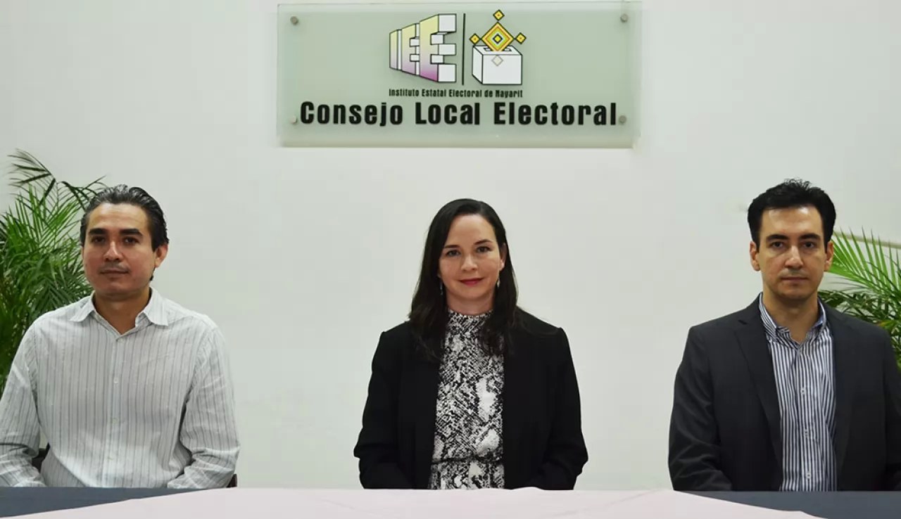 Rinden protesta tres nuevos consejeros del IEEN