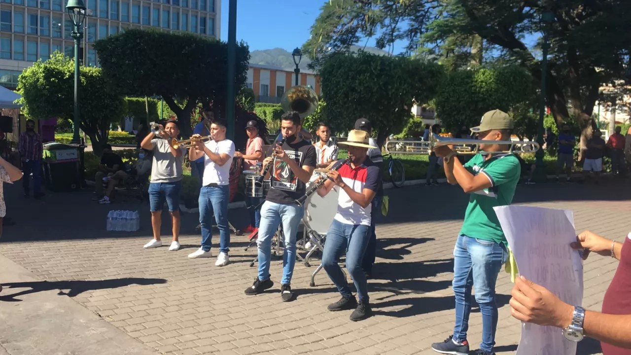 Músicos intercambian su talento por apoyos para la zona norte